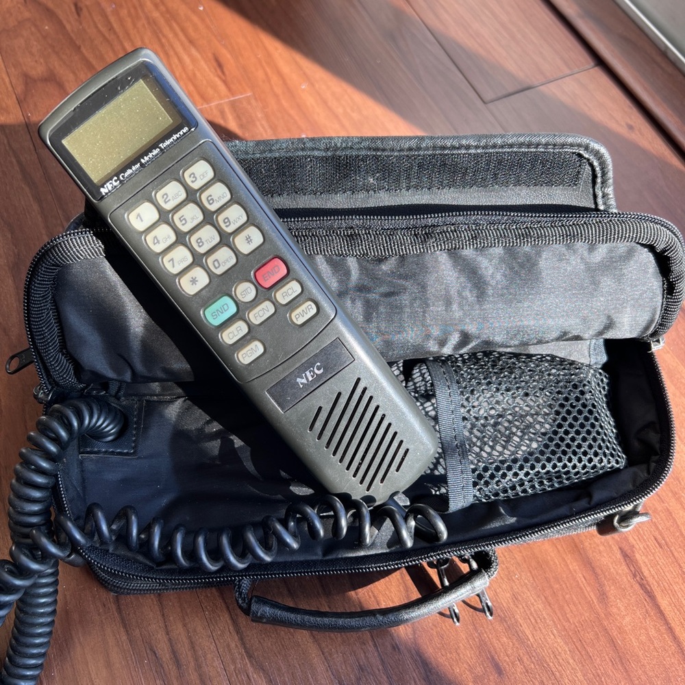 Vintage 1990s NEC TR5E800-31B cellular mobile phone, “Bag Phone”,   Display